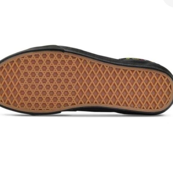 Vans X Disney Villians SK8-Hi Sneaker - Picture 5 of 12